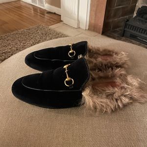 Authentic Gucci Velvet Princeton Loafers